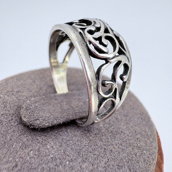VTG Sterling Silver 925 Scroll Design Filigree Tapered Band Ring Size 7.75 - Picture 2 of 10